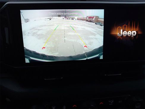 Used 2025 Jeep Wrangler Willys image 38