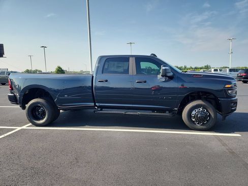 New 2026 RAM 3500 Big Horn AWD/4WD image 9
