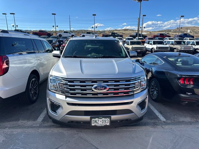 Used 2019 Ford Expedition Limited w/ Equipment Group 301A AWD/4WD image 2