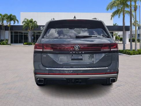 Certified 2025 Volkswagen Atlas Peak Edition SE image 6