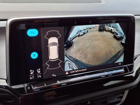 Used 2024 Volkswagen Atlas Cross Sport SE image 11