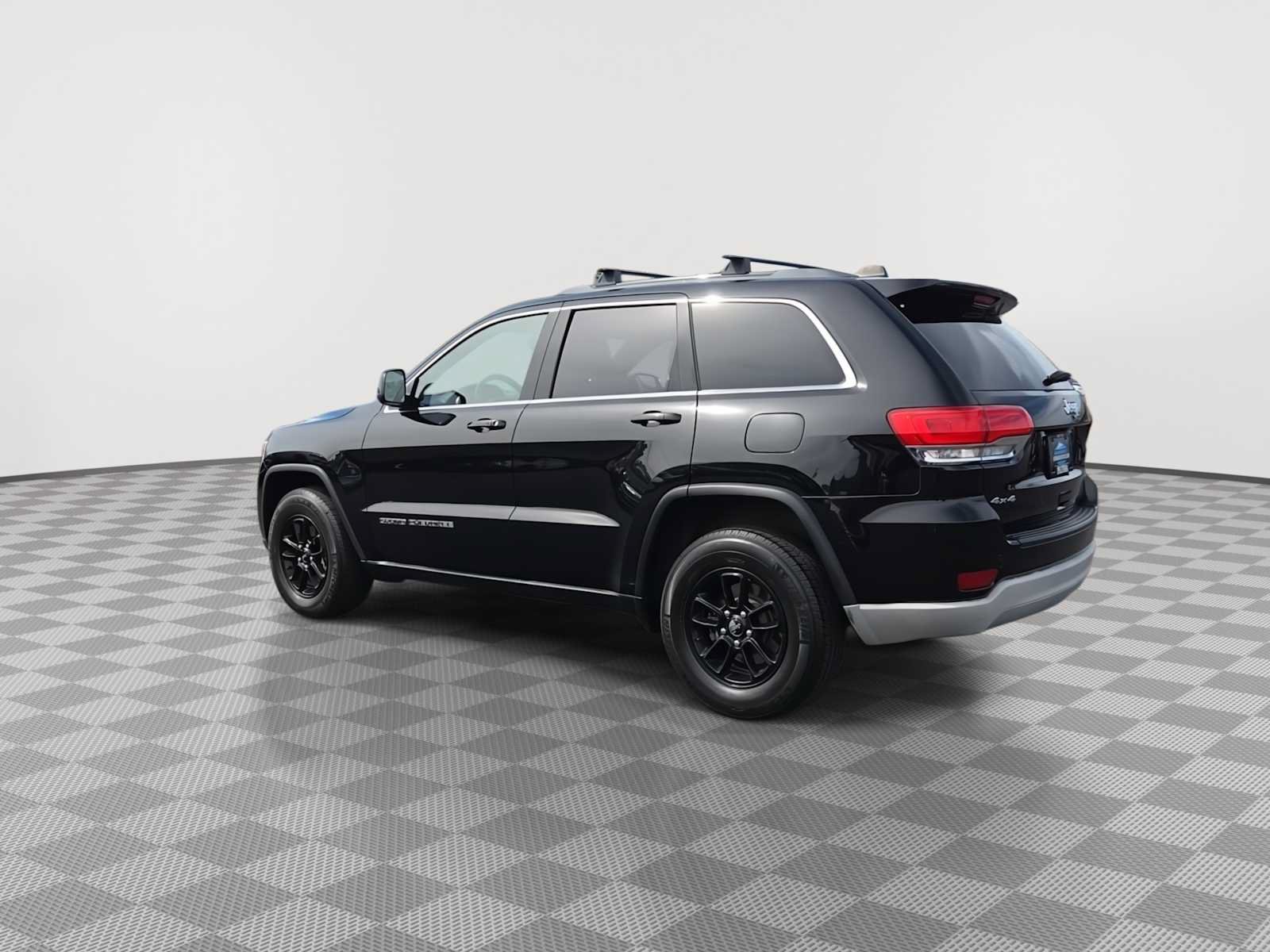 Used 2018 Jeep Grand Cherokee Laredo AWD/4WD image 6