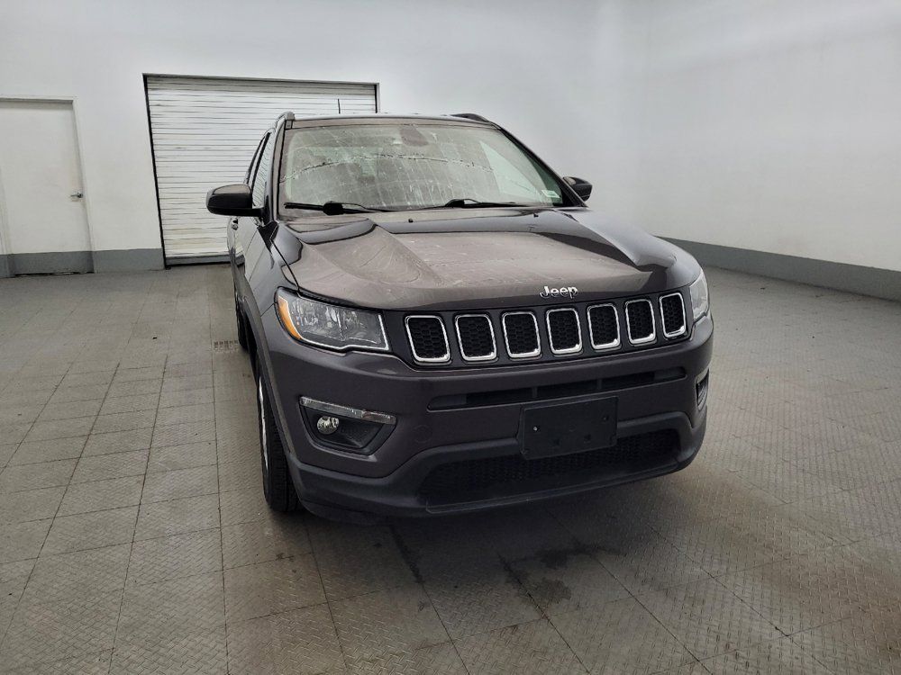 Used 2019 Jeep Compass Latitude w/ Cold Weather Group AWD/4WD image 14