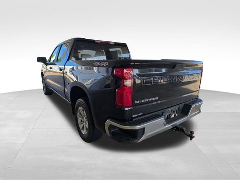 Used 2022 Chevrolet Silverado 1500 LT AWD/4WD image 13