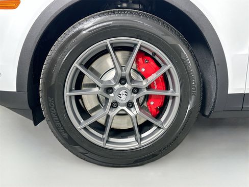 New 2026 Porsche Cayenne S image 11