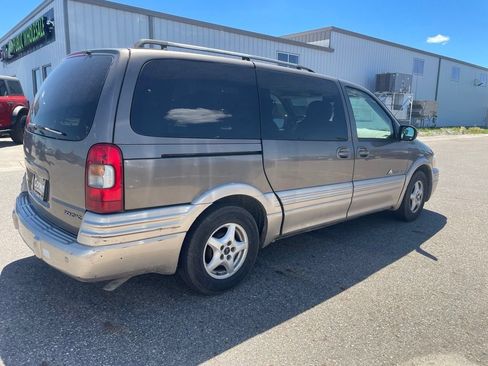 Used 2004 Pontiac Montana Extended w/ Convenience Package #2 FWD image 16