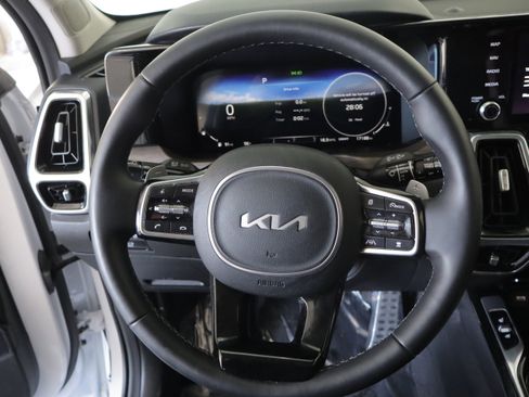 Used 2023 Kia Sorento SX Prestige image 12