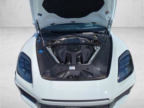 Used 2024 Porsche Panamera image 25