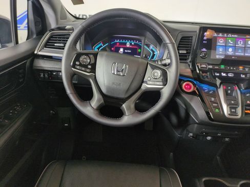 Used 2024 Honda Odyssey Elite image 17