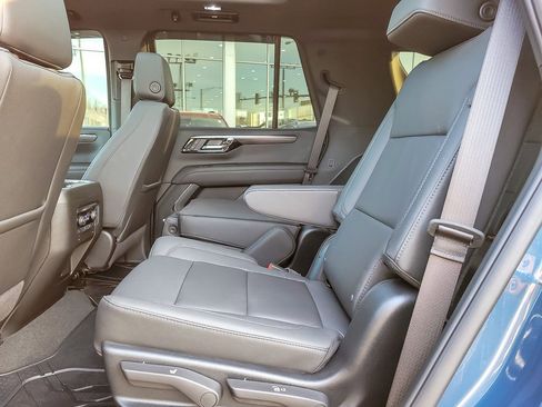 Used 2025 Chevrolet Tahoe LT w/ Comfort Package image 11