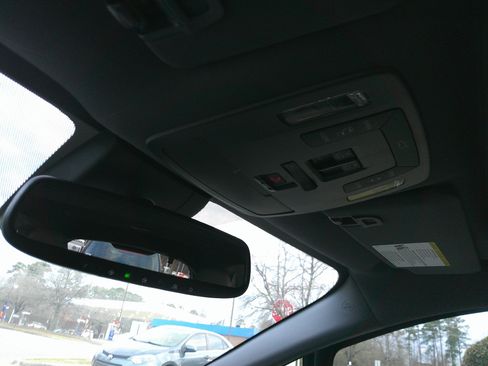 Used 2024 Toyota Sienna XLE image 28