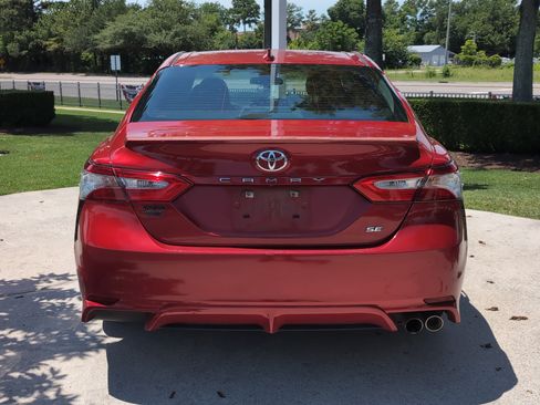 Used 2019 Toyota Camry SE FWD image 9