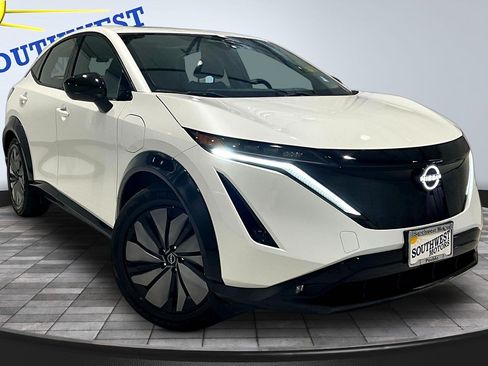 Used 2024 Nissan Ariya AWD image 3