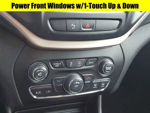 Certified 2018 Jeep Cherokee Latitude image 19