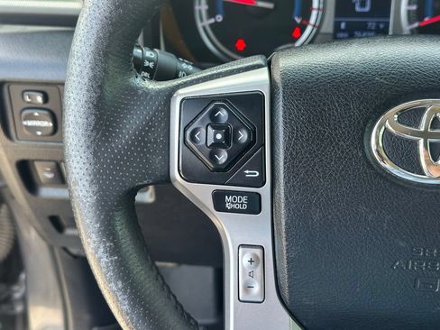 Used 2017 Toyota 4Runner SR5 AWD/4WD image 24