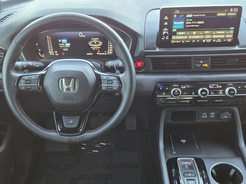 Used 2025 Honda Pilot Black Edition image 23