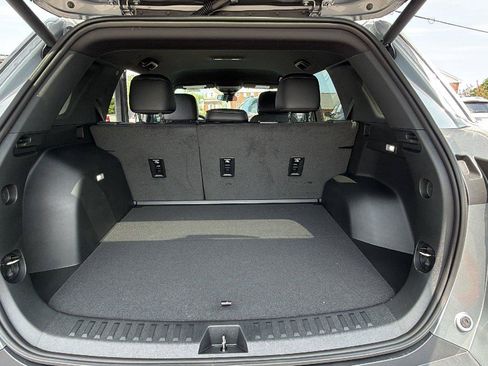 New 2027 Chevrolet Equinox LT w/ Convenience Package II FWD image 13