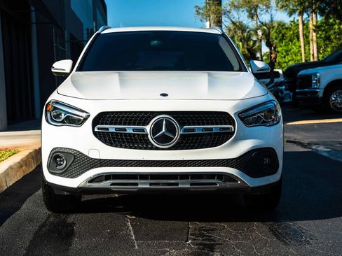 Used 2022 Mercedes-Benz GLA 250 4MATIC w/ Premium Package image 2