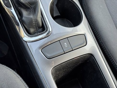 Used 2018 Chevrolet Cruze LT image 17