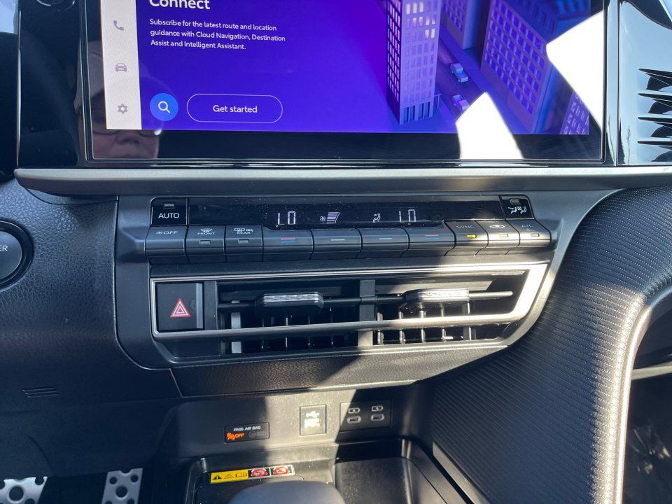 Used 2026 Toyota Camry SE w/ Multimedia Upgrade Package FWD image 17