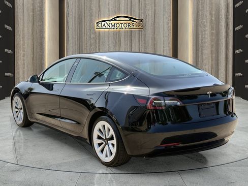 Used 2021 Tesla Model 3 Standard Range Plus RWD image 5