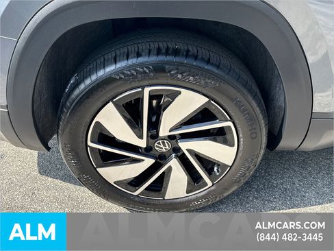 Used 2025 Volkswagen Atlas SE image 22