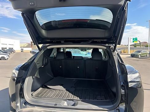Used 2025 Nissan Murano SV AWD/4WD image 17