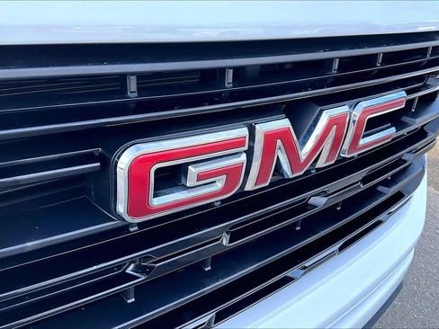 Used 2022 GMC Sierra 1500 Elevation image 28