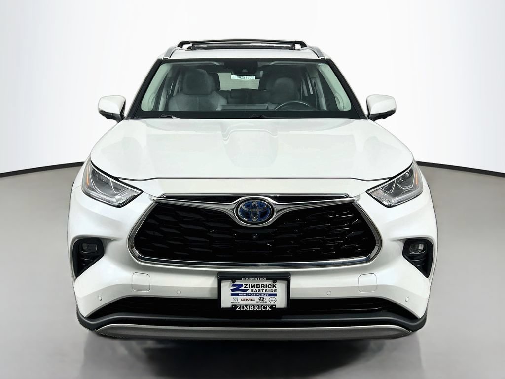 Used 2023 Toyota Highlander Platinum AWD/4WD image 2