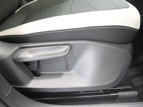 New 2026 Volkswagen Taos SE AWD/4WD image 22