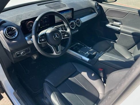 Used 2022 Mercedes-Benz EQB 300 4MATIC image 11