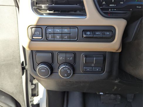 Used 2023 Chevrolet Tahoe Premier w/ Advanced Technology Package image 17