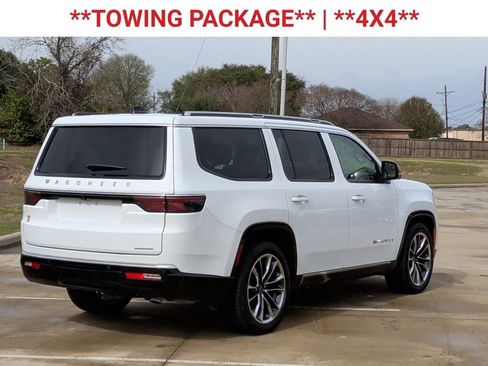 Used 2024 Jeep Wagoneer Series III w/ Premium Group I image 9