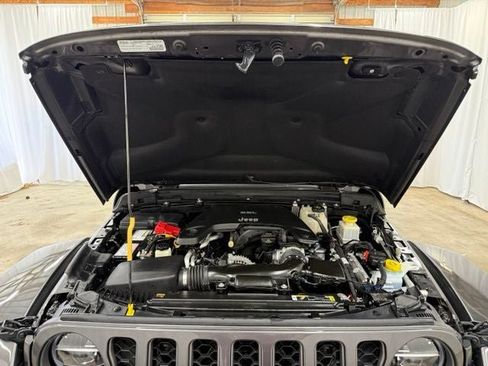 Used 2021 Jeep Gladiator Mojave AWD/4WD image 25