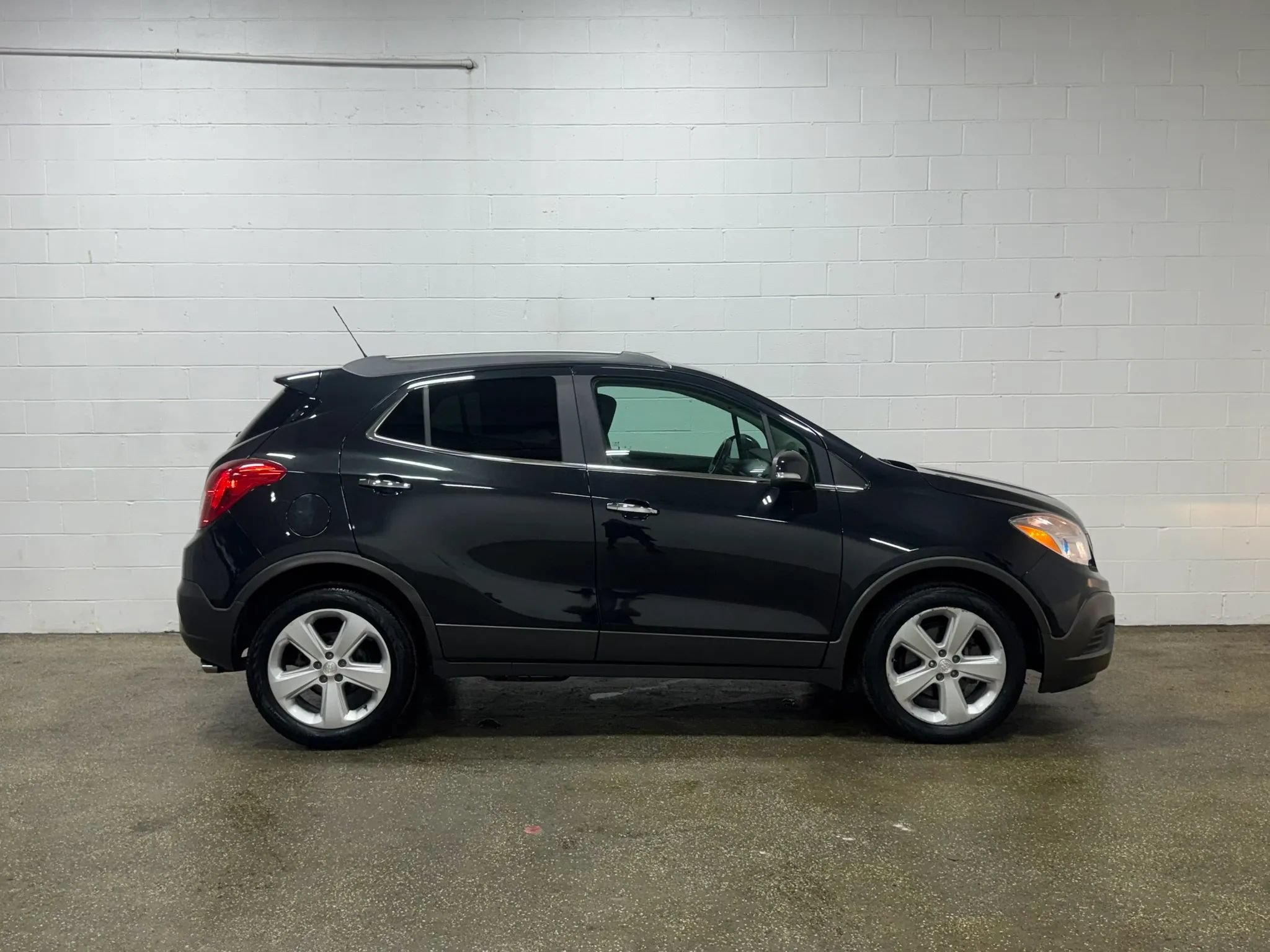 Used 2016 Buick Encore FWD image 2