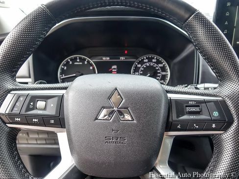 Used 2025 Mitsubishi Outlander SE AWD/4WD image 15