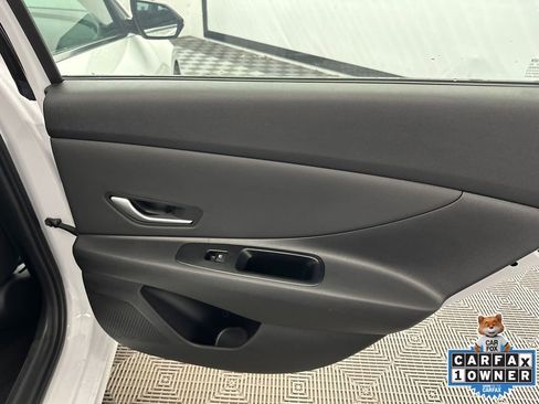 Used 2025 Hyundai Elantra SEL image 16