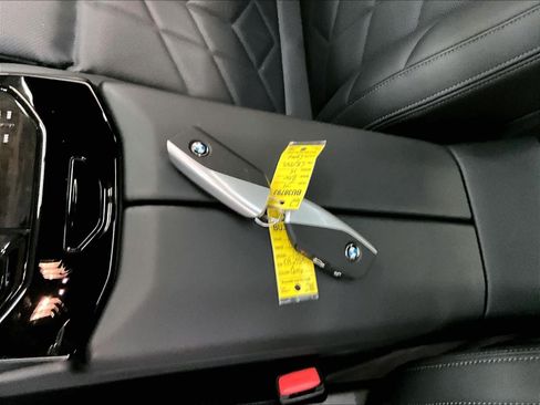 Used 2024 BMW i5 eDrive40i w/ Executive Package RWD image 13