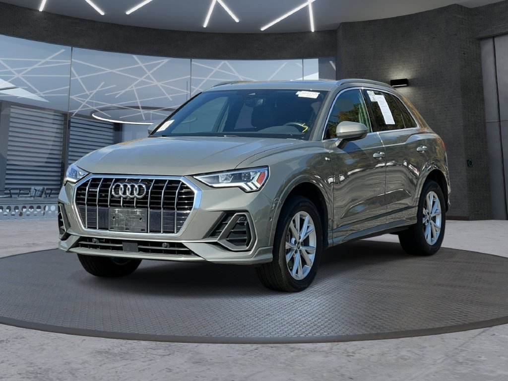 Used 2021 Audi Q3 2.0T Premium Plus w/ Premium Plus Package AWD/4WD image 2