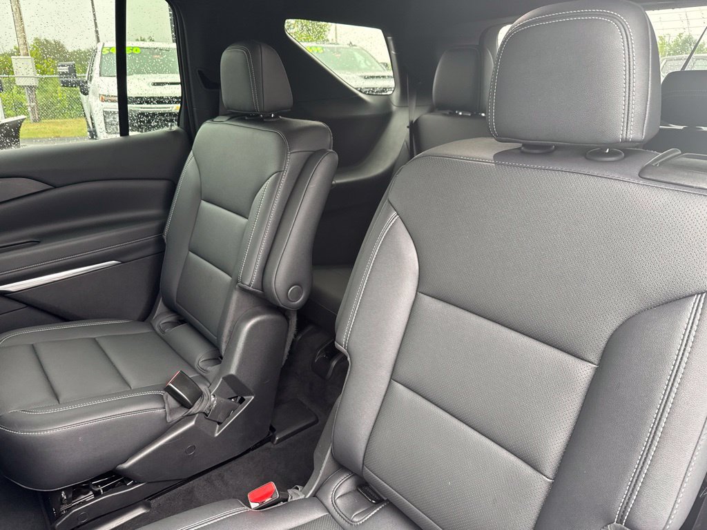 Used 2025 Chevrolet Traverse LT AWD/4WD image 22
