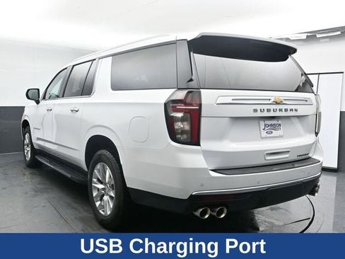 Used 2023 Chevrolet Suburban Premier image 8