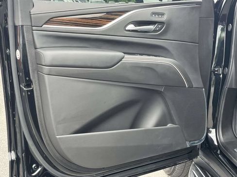 Used 2024 Cadillac Escalade ESV Premium Luxury AWD/4WD image 15