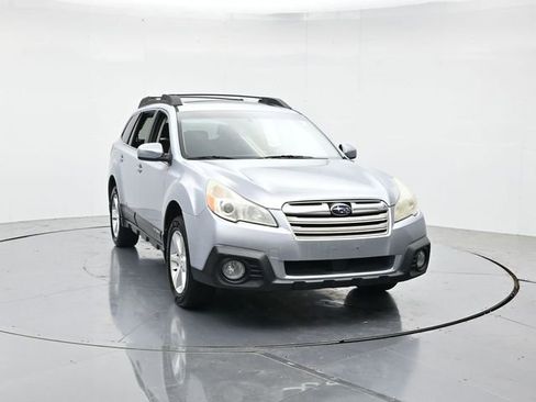 Used 2014 Subaru Outback 2.5i Limited AWD/4WD image 4