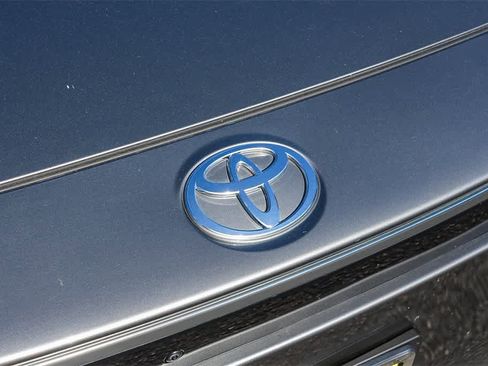 Used 2023 Toyota bZ4X Limited image 17