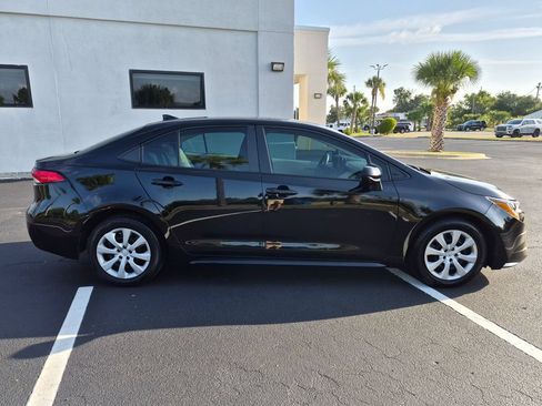 Used 2024 Toyota Corolla LE FWD image 4
