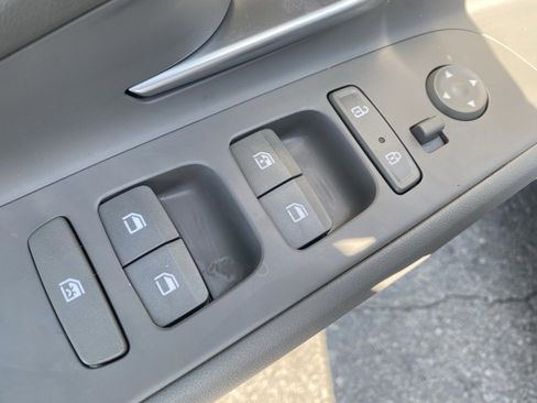 Used 2023 Hyundai Elantra SEL w/ Preferred Accessory Package image 14