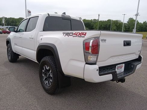 Used 2021 Toyota Tacoma TRD Off-Road w/ Technology Package AWD/4WD image 5