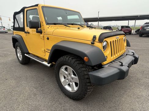 Used 2015 Jeep Wrangler Sport w/ Quick Order Package 24S AWD/4WD image 3