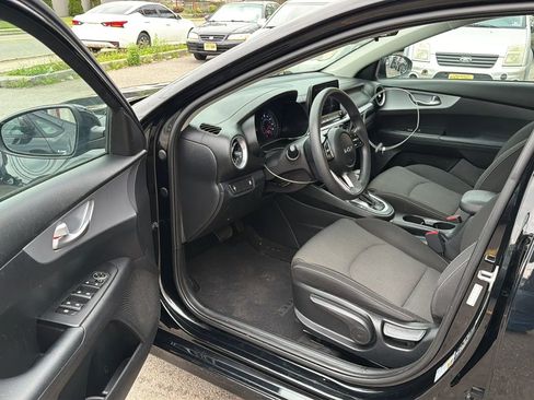 Used 2023 Kia Forte LXS FWD image 23