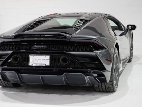 Used 2022 Lamborghini Huracan EVO RWD image 37